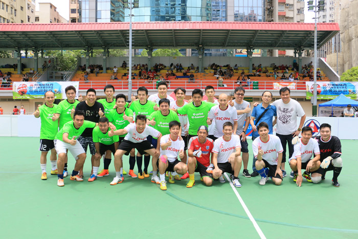 Photo of e-print x e-banner team and RICOH team before match