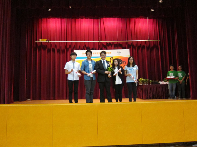 The representative of e-print gave the scholarship to 4 Pro Act students 