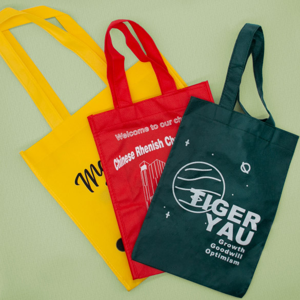 Non-woven Bags made of non-woven fabric